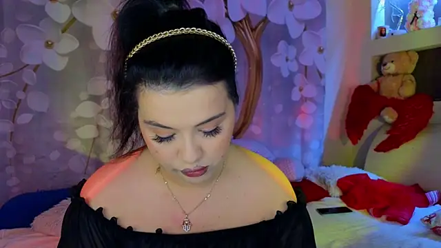 Snapshot of Malika_uAngel chatting on 02.18.25 Malika uAngel online show from 02.18.25