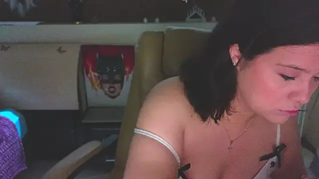 Malika uAngel online show from 10.22.25