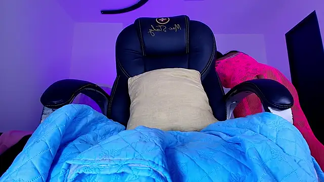 naomi kyse online show from 04.17.26