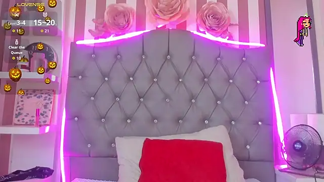 Snapshot of Star-Fire chatting on 10.30.25 Star-Fire online show from 10.30.25