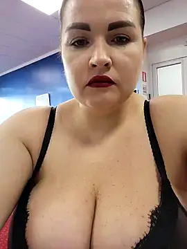 Snapshot of GeorgiaLerox chatting on 02.04.25 GeorgiaLerox online show from 02.04.25