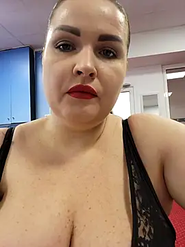 Snapshot of GeorgiaLerox chatting on 02.18.25 GeorgiaLerox online show from 02.18.25