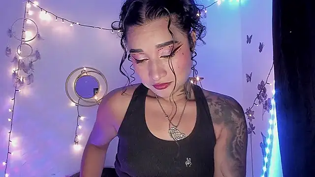 Eva Lee  online show from 02.25.25