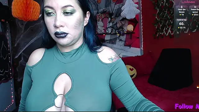 Snapshot of nathalie_zanettii chatting on 10.21.25 nathalie zanettii online show from 10.21.25