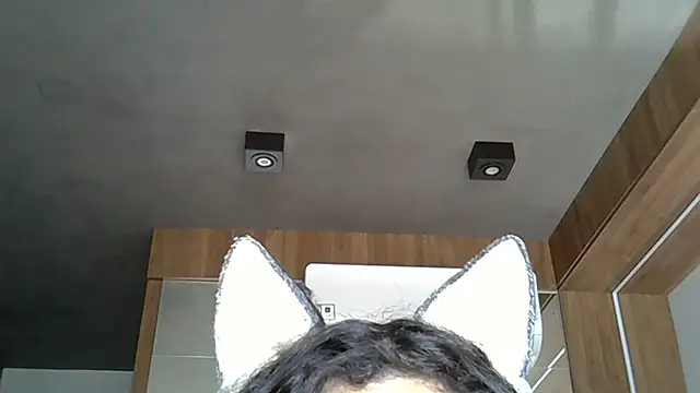 Skinny-Kitten online show from 10.17.25