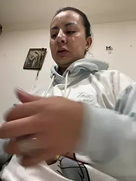 Abril Luv online show from 01.31.25