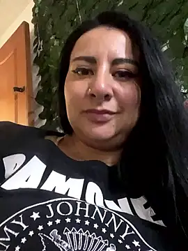 Abril Luv online show from 02.14.25