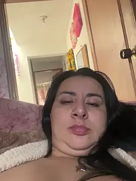 Abril Luv online show from 02.22.25
