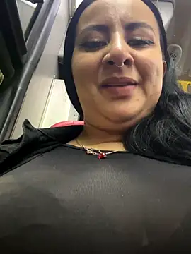 Abril Luv online show from 10.22.25