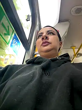 Abril Luv online show from 01.08.26