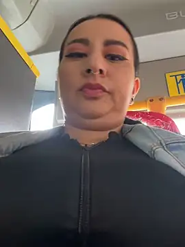 Abril Luv online show from 02.12.26