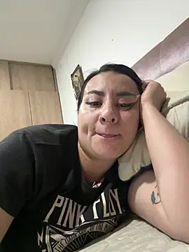 Abril Luv online show from 04.07.26