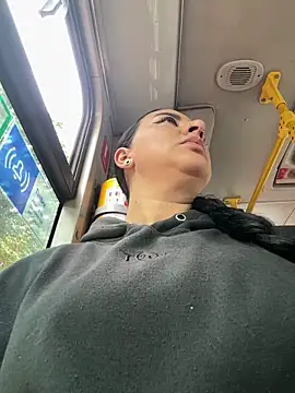 Abril Luv online show from 04.09.26