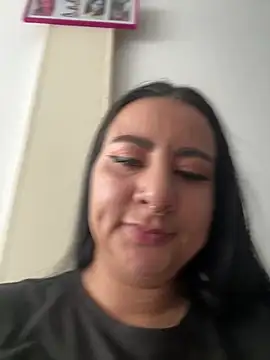 Abril Luv online show from 04.13.26