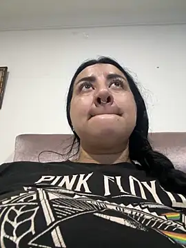 Abril Luv online show from 05.18.26