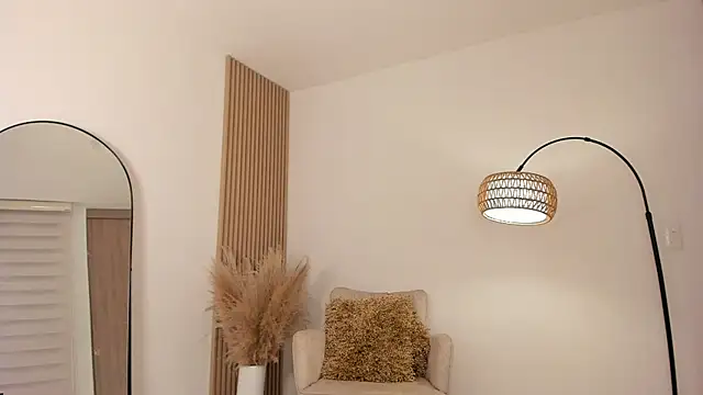 wandathompson  online show from 12.02.25