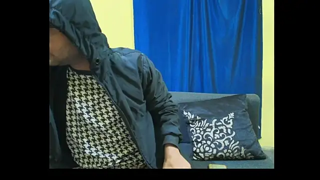 Cute boy2000 online show from 11.25.25