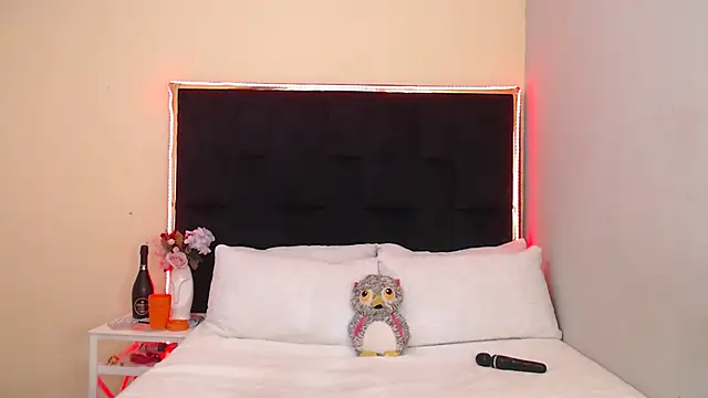 Snapshot of CancerGodessX chatting on 01.29.25 CancerGodessX online show from 01.29.25