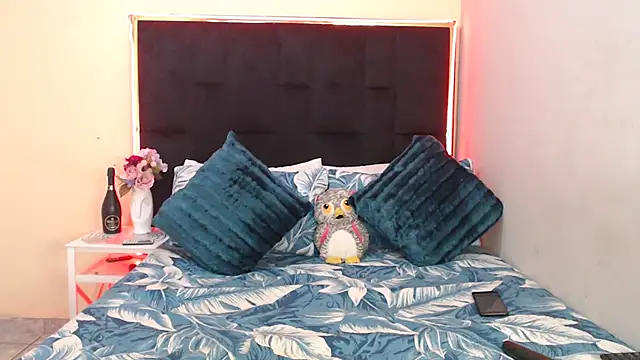 Snapshot of CancerGodessX chatting on 02.07.25 CancerGodessX online show from 02.07.25