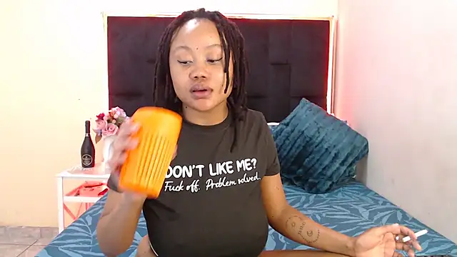 Snapshot of CancerGodessX chatting on 02.12.25 CancerGodessX online show from 02.12.25