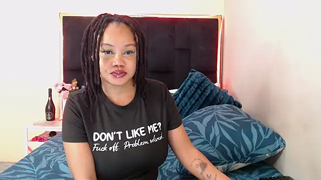 Snapshot of CancerGodessX chatting on 09.19.25 CancerGodessX online show from 09.19.25