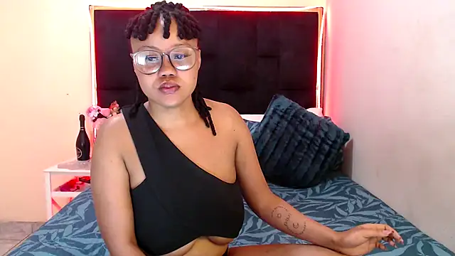 Snapshot of CancerGodessX chatting on 10.09.25 CancerGodessX online show from 10.09.25