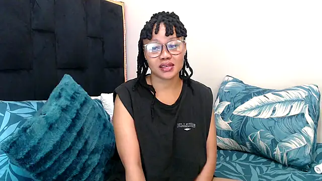 Snapshot of CancerGodessX chatting on 10.21.25 CancerGodessX online show from 10.21.25