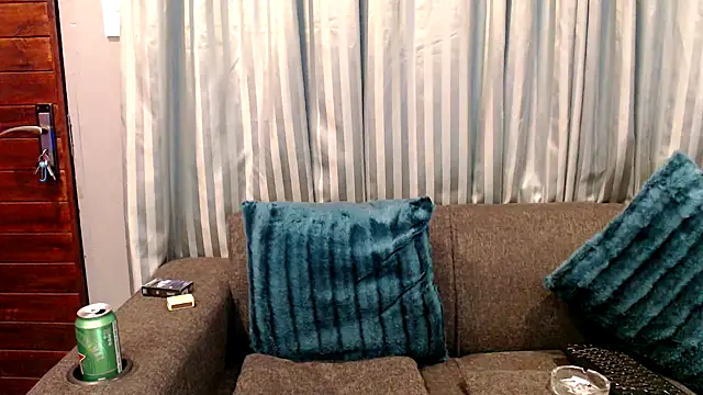 Snapshot of CancerGodessX chatting on 11.09.25 CancerGodessX online show from 11.09.25