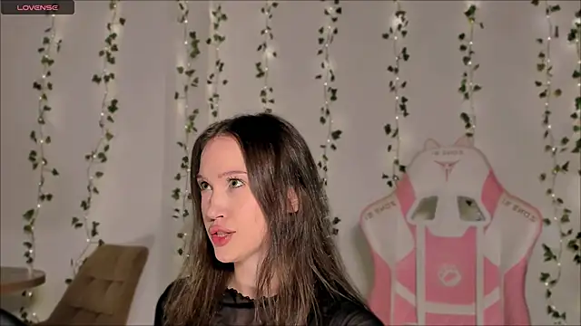 Amelia Lein online show from 11.22.25