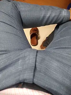 Snapshot of adicma123 chatting on 10.21.25 adicma123 online show from 10.21.25