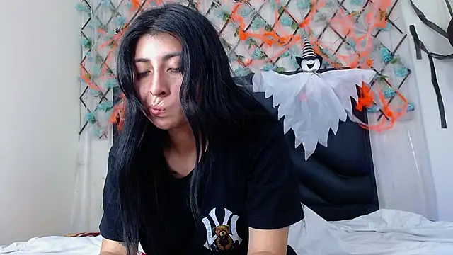 Snapshot of EmmaWilliamss chatting on 11.01.25 EmmaWilliamss online show from 11.01.25