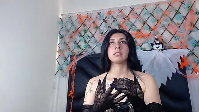 Snapshot of EmmaWilliamss chatting on 11.02.25 EmmaWilliamss online show from 11.02.25