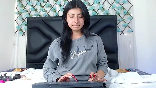 Snapshot of EmmaWilliamss chatting on 11.09.25 EmmaWilliamss online show from 11.09.25