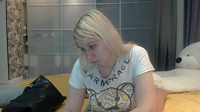 KyliePag online show from 03.04.26