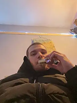 Snapshot of Z1uk chatting on 12.11.24 Z1uk online show from 12.11.24