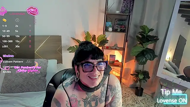 VampGirl1 online show from 04.30.26