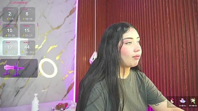 Snapshot of haylie_ chatting on 03.21.25 haylie  online show from 03.21.25