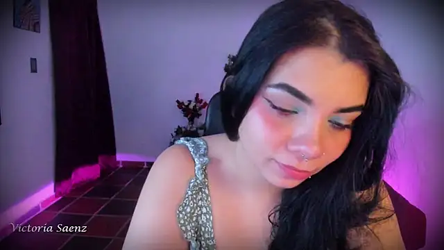 victoriaasaenz  online show from 03.26.26