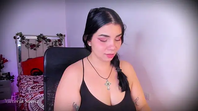 victoriaasaenz  online show from 04.10.26