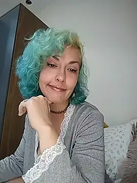 Snapshot of MariLouM chatting on 05.14.26 MariLouM online show from 05.14.26