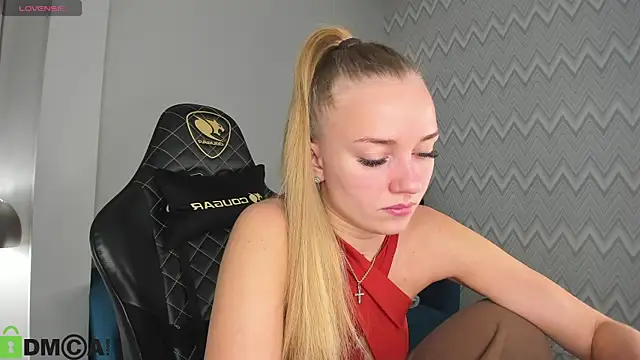 Snapshot of Barbie_Lis chatting on 10.25.25 Barbie Lis online show from 10.25.25