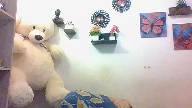 Snapshot of ChiaraFioree chatting on 10.11.25 ChiaraFioree online show from 10.11.25