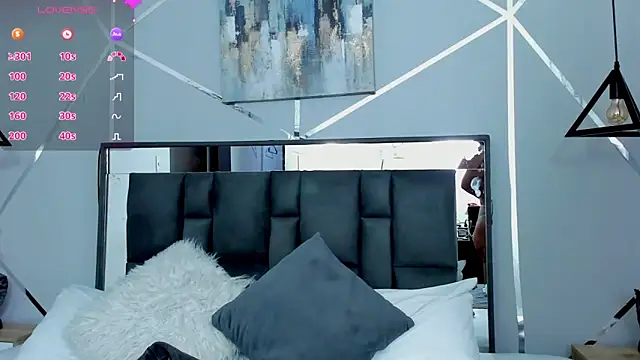 ZiaCalifa online show from 02.17.25