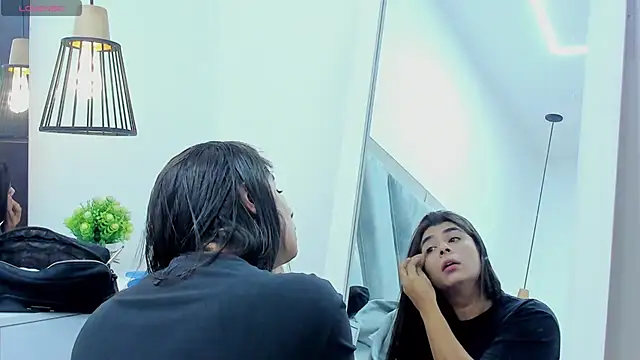 ZiaCalifa online show from 11.21.25