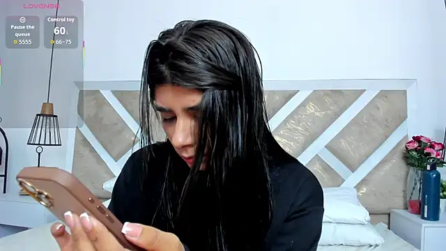 Snapshot of ZiaCalifa chatting on 02.12.26 ZiaCalifa online show from 02.12.26