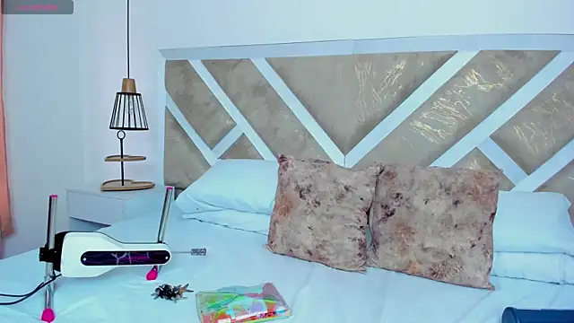 Snapshot of ZiaCalifa chatting on 02.16.26 ZiaCalifa online show from 02.16.26