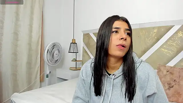 Snapshot of ZiaCalifa chatting on 02.17.26 ZiaCalifa online show from 02.17.26