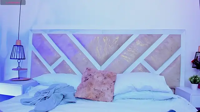 Snapshot of ZiaCalifa chatting on 02.22.26 ZiaCalifa online show from 02.22.26