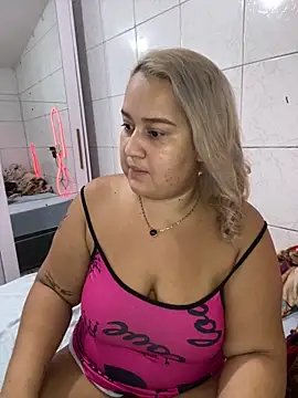 Snapshot of MinaBoss chatting on 03.11.25 MinaBoss online show from 03.11.25