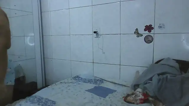 Snapshot of MinaBoss chatting on 10.05.25 MinaBoss online show from 10.05.25